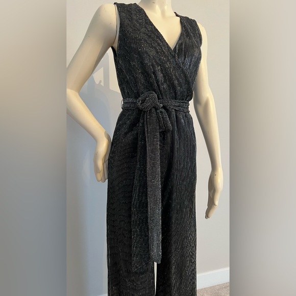 Le Chateau Jumpsuit XS-Small - Picture 2 of 6